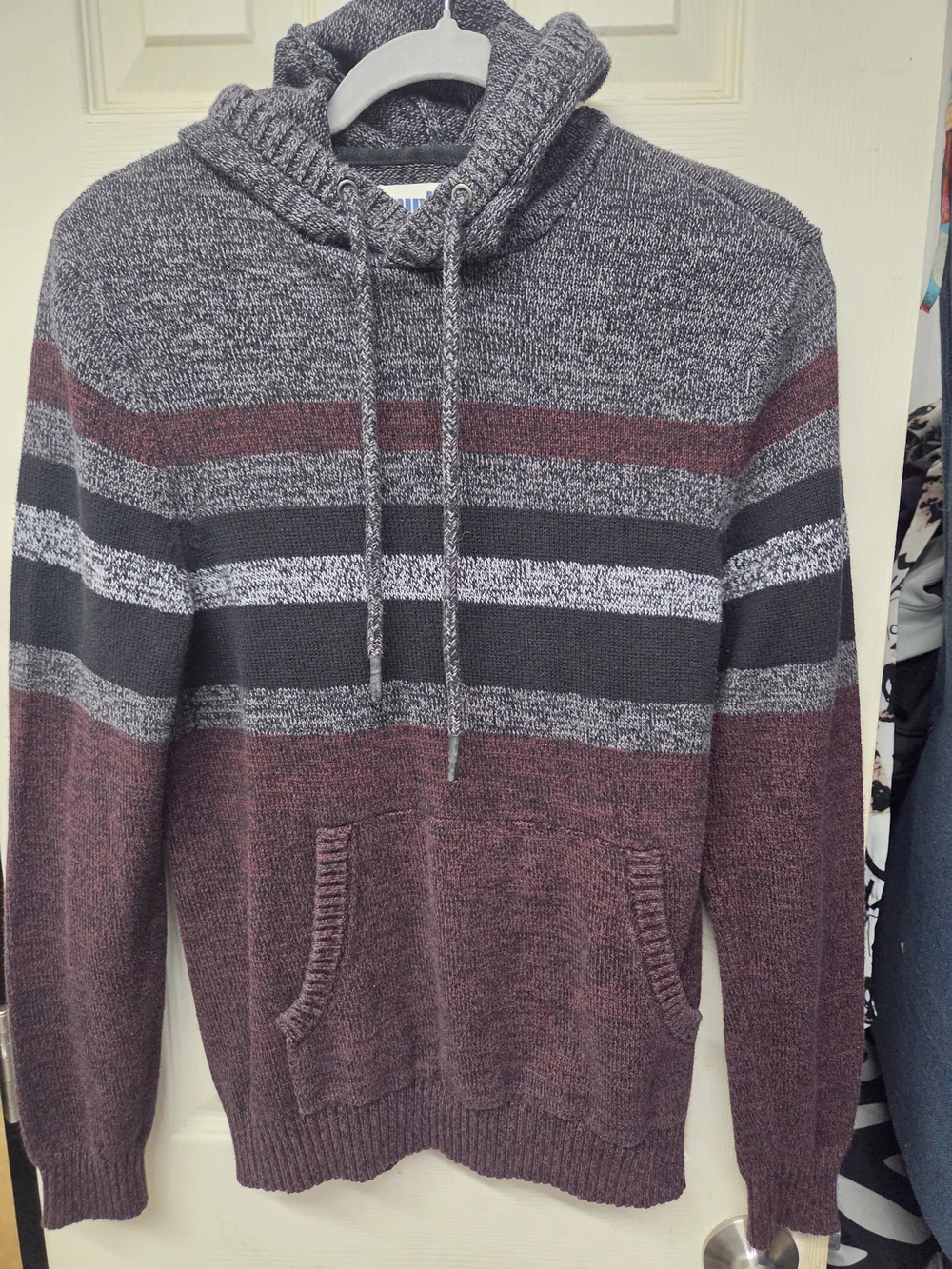 Hooded Knit Sweater Pullover Sweatshirt - Maroon and Gray
